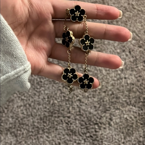 Black Flower Bracelet - Picture 1 of 1